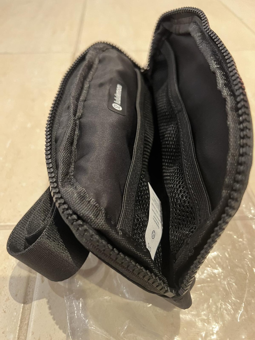 Lululemon Everywhere Belt Bag - photo 5