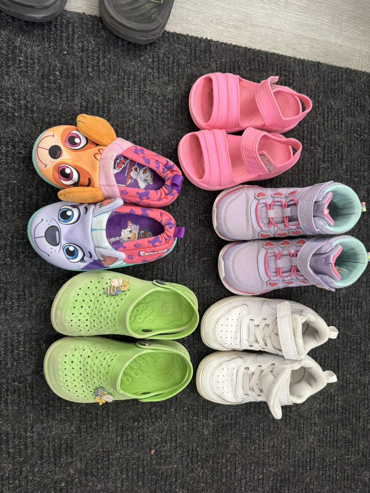 Girls Shoe Bundle 5 pairs for 20$, size 10