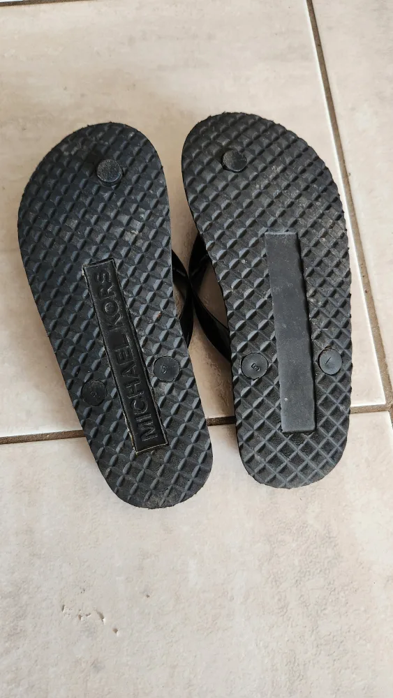 Michael Kors Flip Flops image indicator(2)