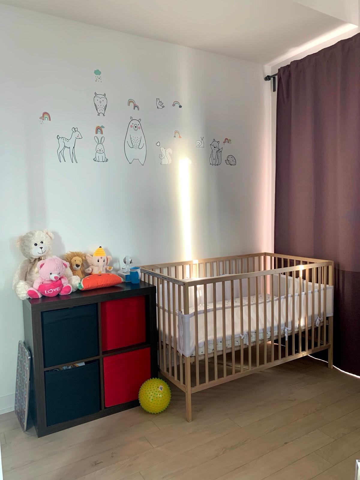 IKEA SINGLAR BABY CRIB with Mattress