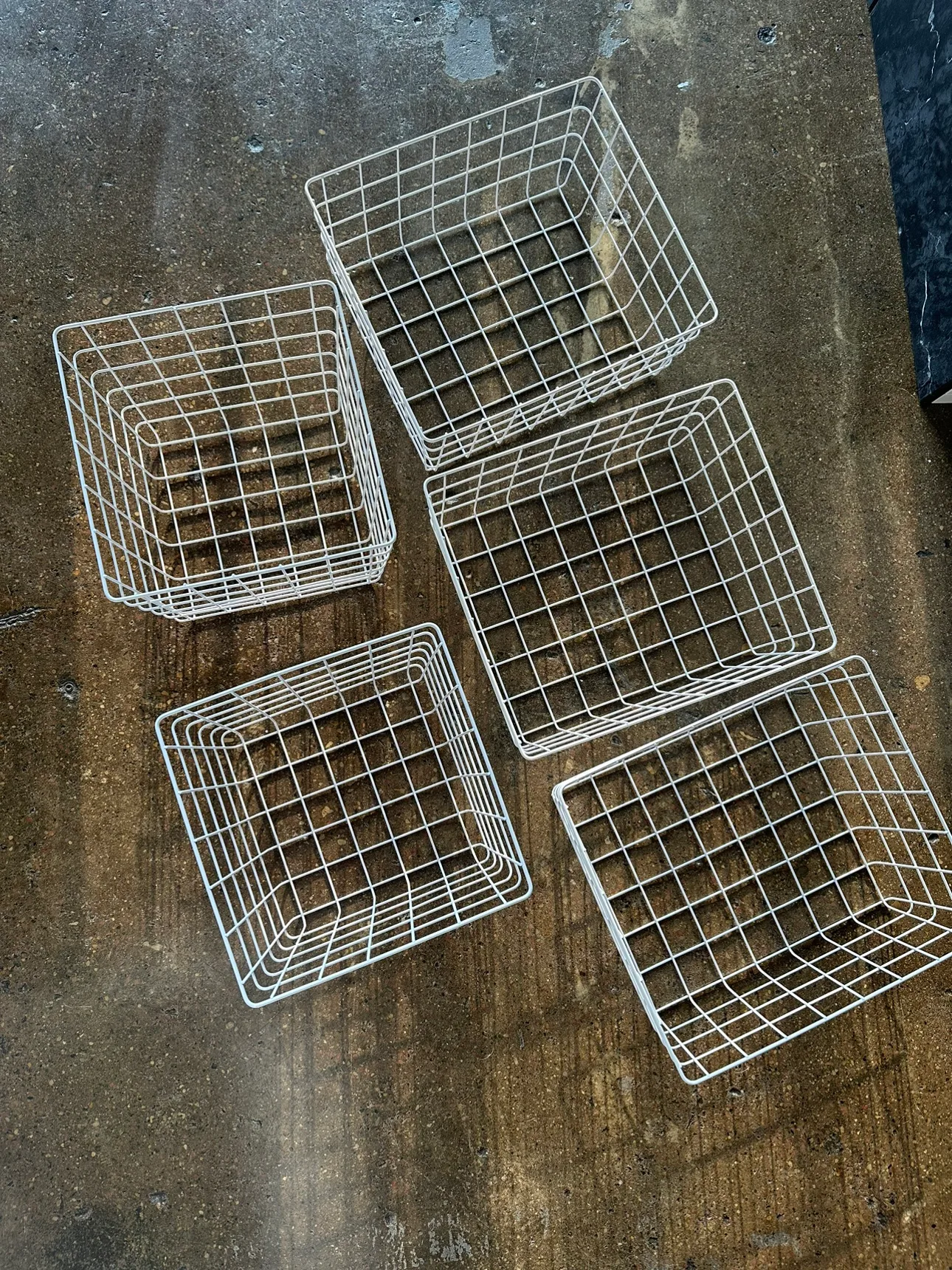 Set of 5 Wire Storage Baskets thumbnail