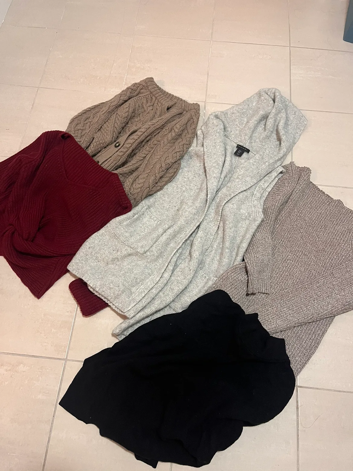 Sweater thumbnail