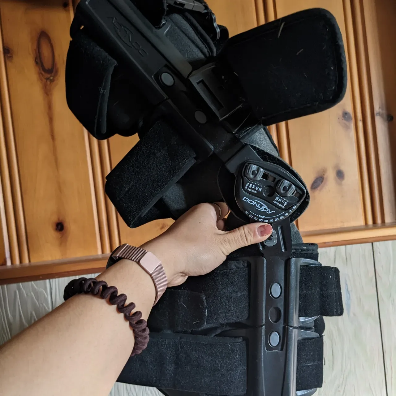 Donjoy Knee Brace image indicator(2)