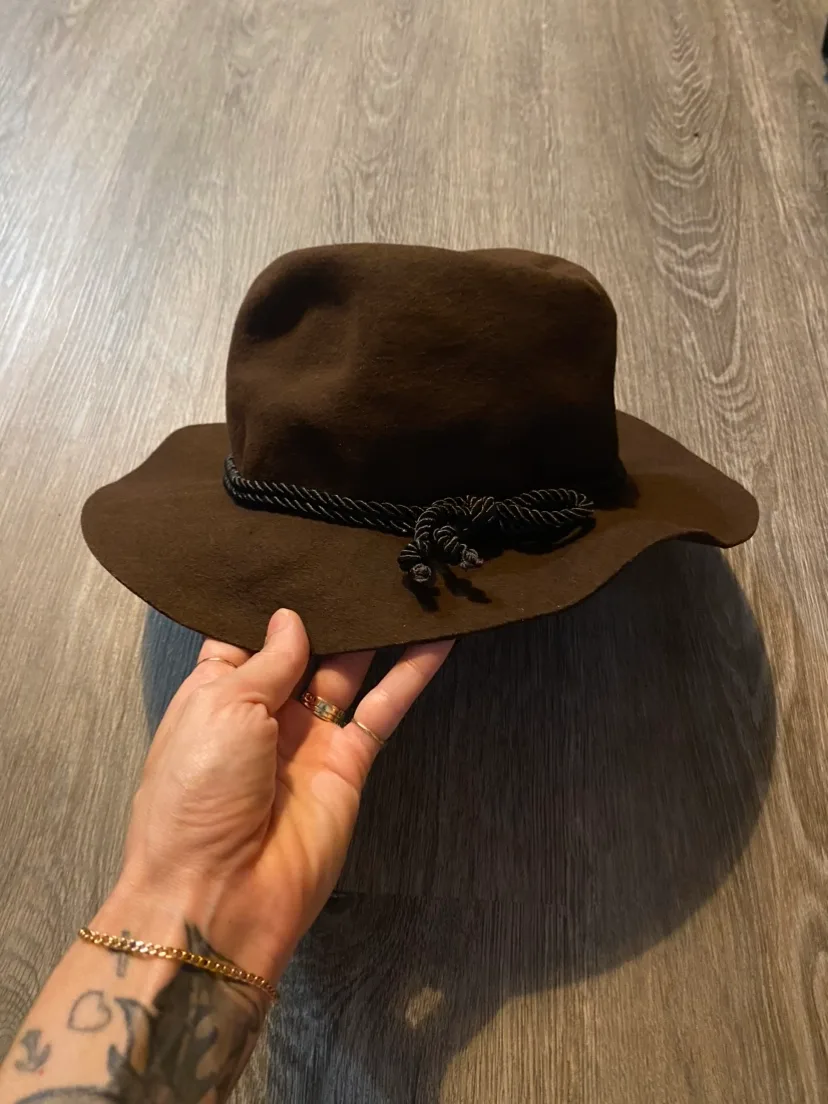 Wide Brim Hat for Halloween Costume 🎃 thumbnail