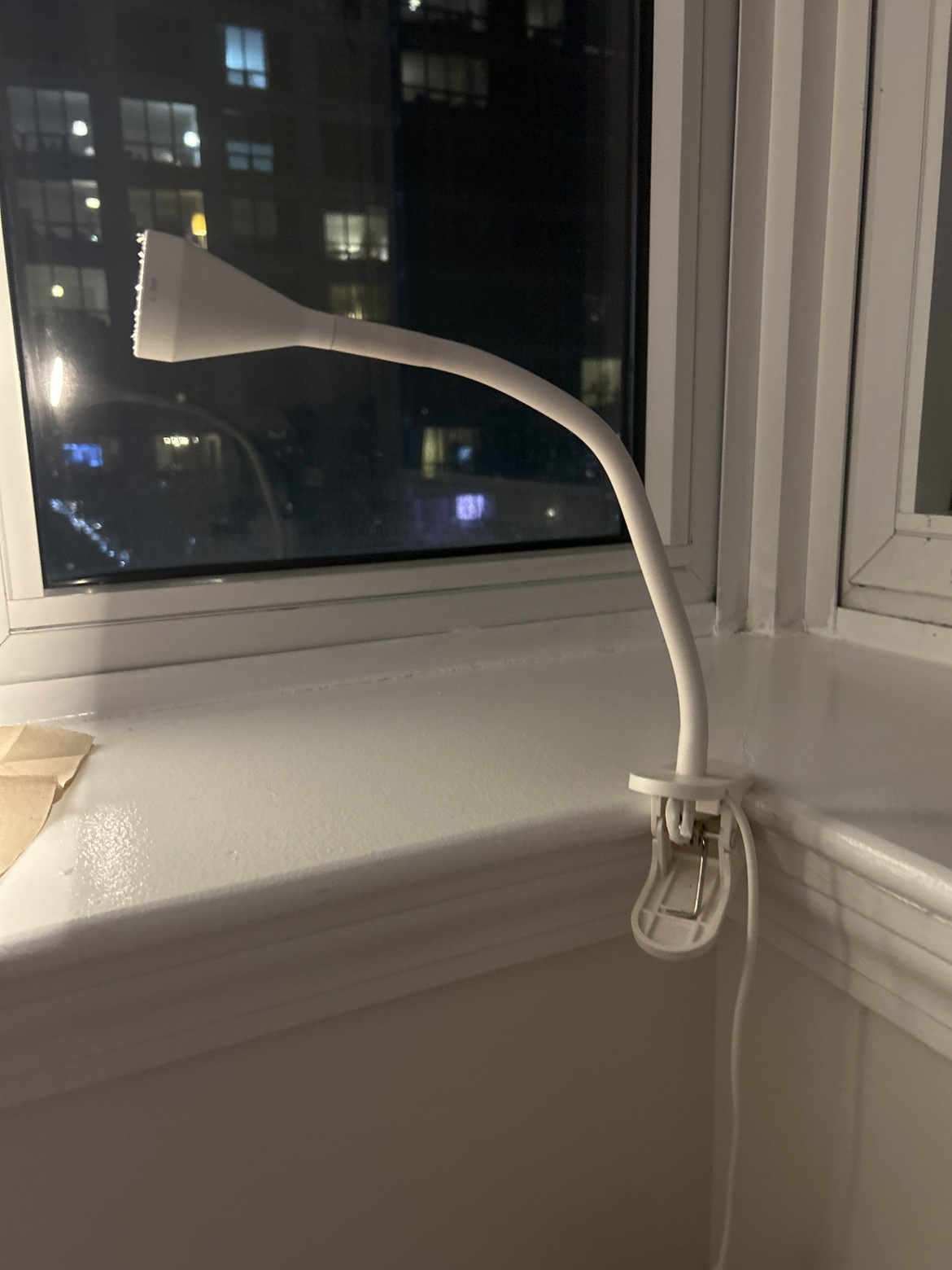 Clip-on Reading Light - photo 2