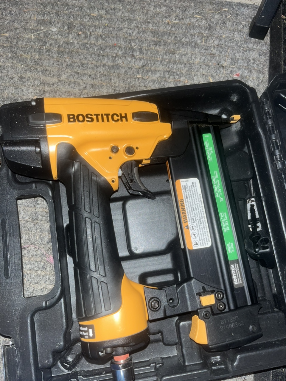 Bostitch Pneumatic 18 Gauge Nailer - photo 2