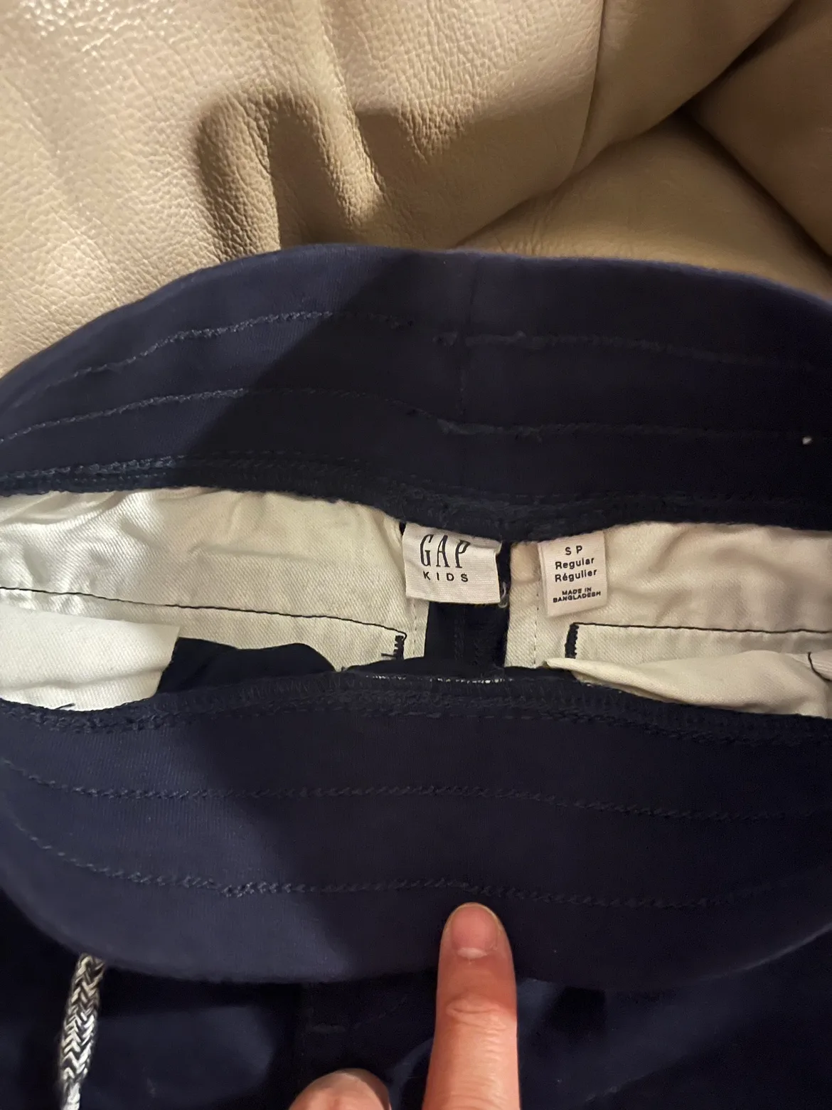 🥕Gap Kids Cargo Shorts - 6/7 kids NWT image indicator(4)