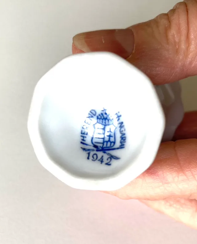 ✨Herend Hungary  Vase/ tooth pick holder image indicator(3)