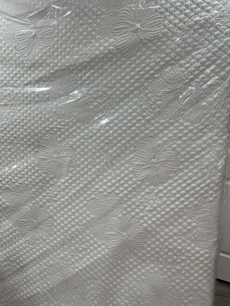 Brand New - 10 inch Full/Double size memory foam mattr