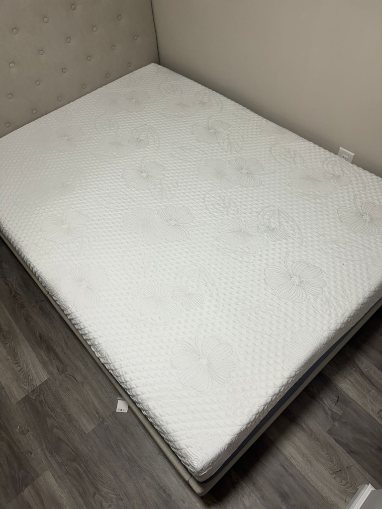 Brand New - 10 inch Full/Double size memory foam mattr - photo 5