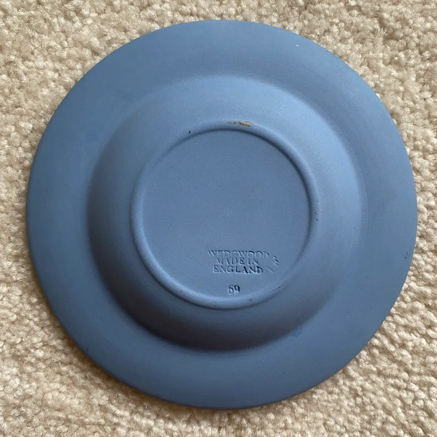 Vintage Winston Churchill Jasperware Wedgwood Ashtray image indicator(3)