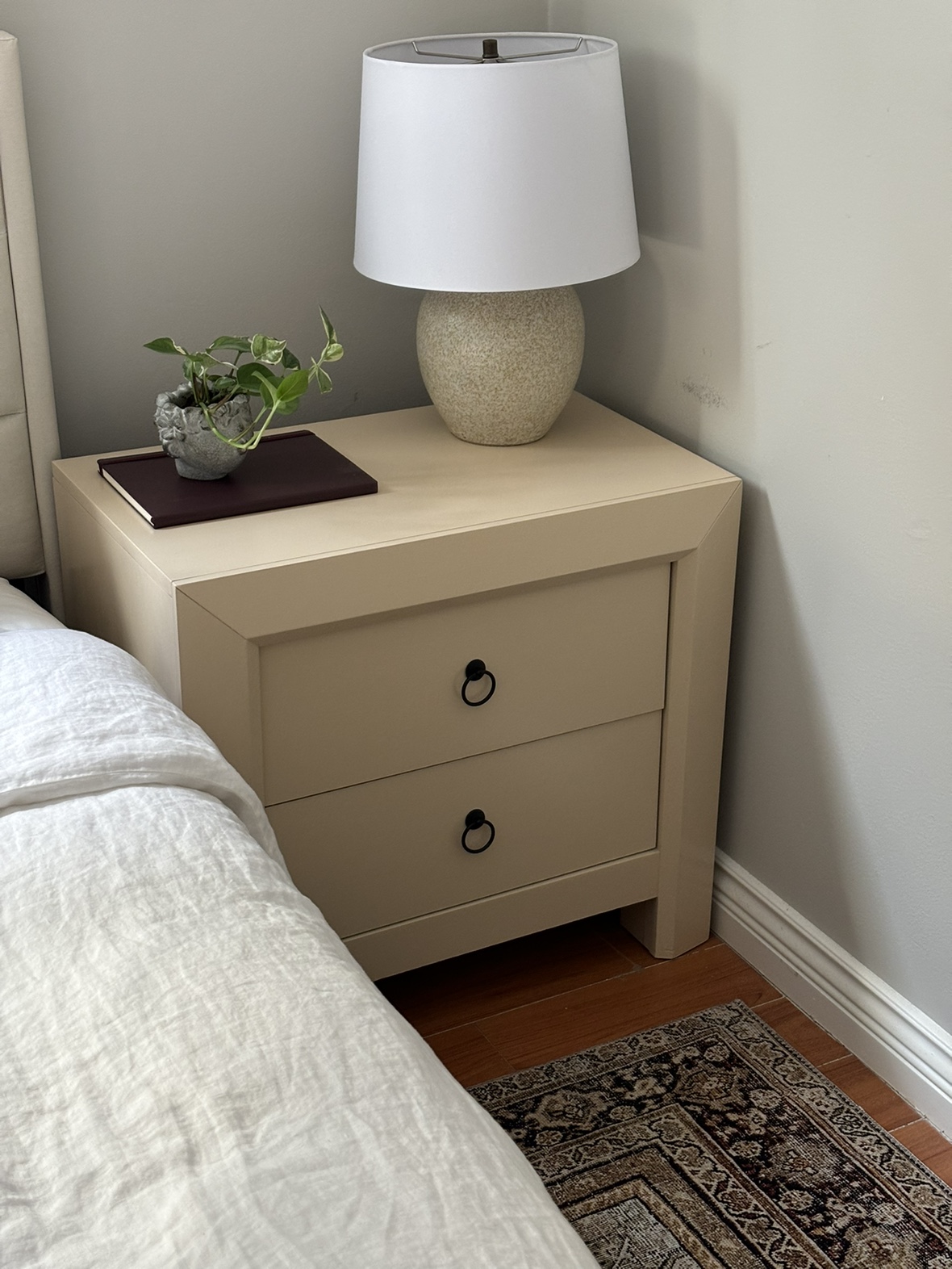 Pair of Refinished Nightstands - photo 4