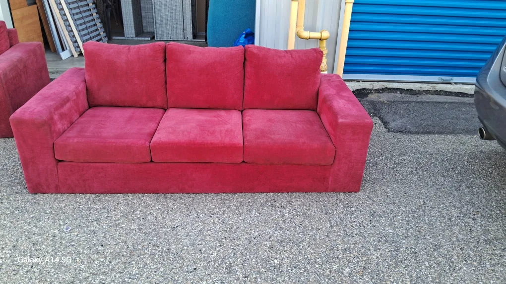 Leons 3 Seater Couch Brand New thumbnail