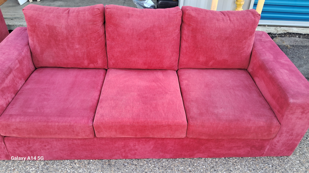 Leons 3 Seater Couch Brand New - photo 3
