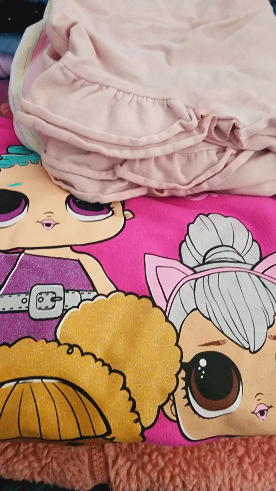 little Girls size 4-6 Clothes Bundle FREE image indicator(2)