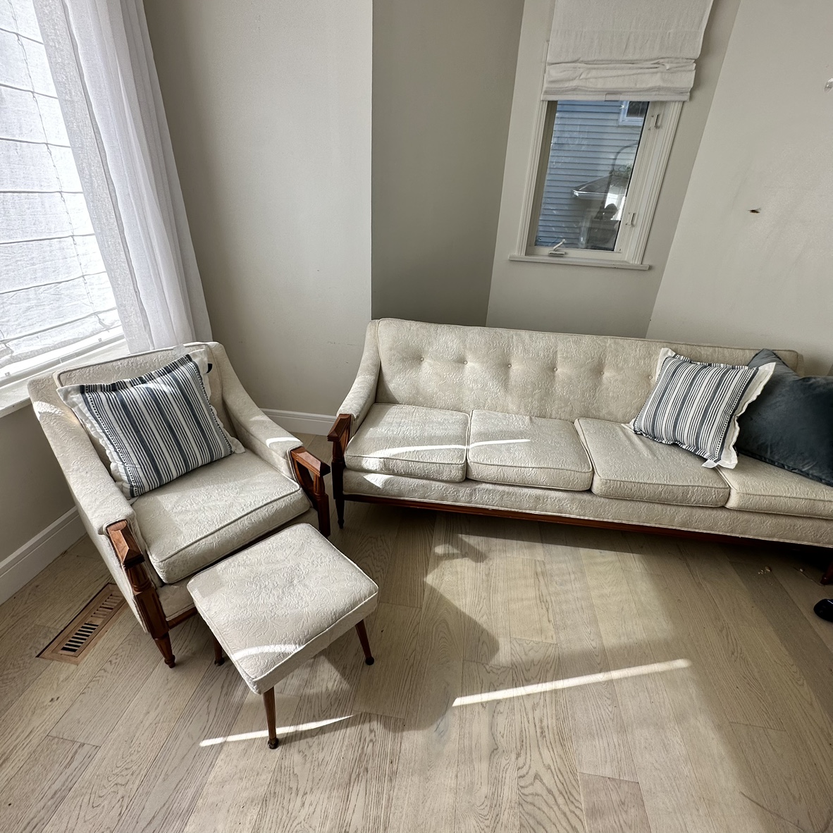 Set of Ivory White 4-seat sofa and armchair with ottoman