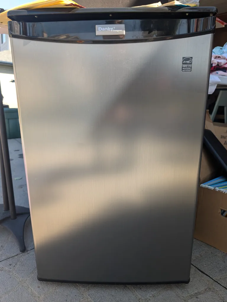 Danby Compact Refrigerator thumbnail