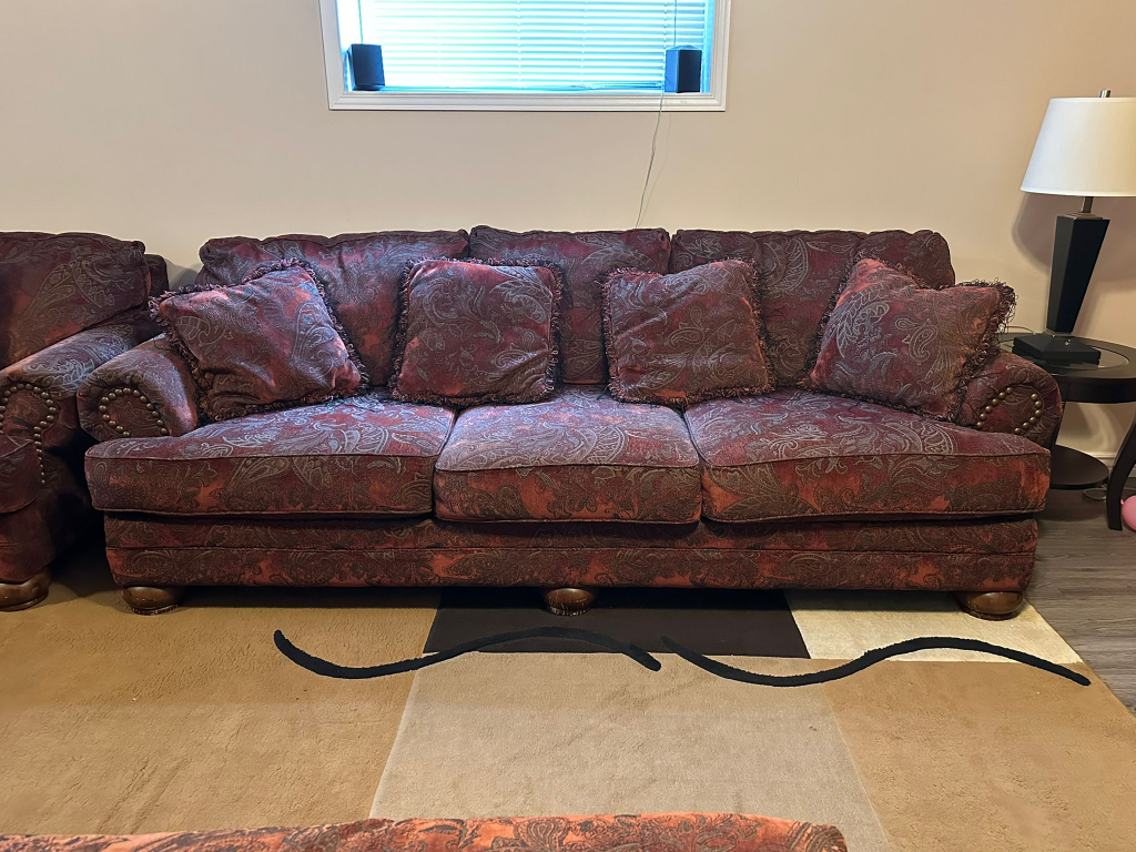 MOVING SALE! Burlington Sienna Living Room set - photo 3