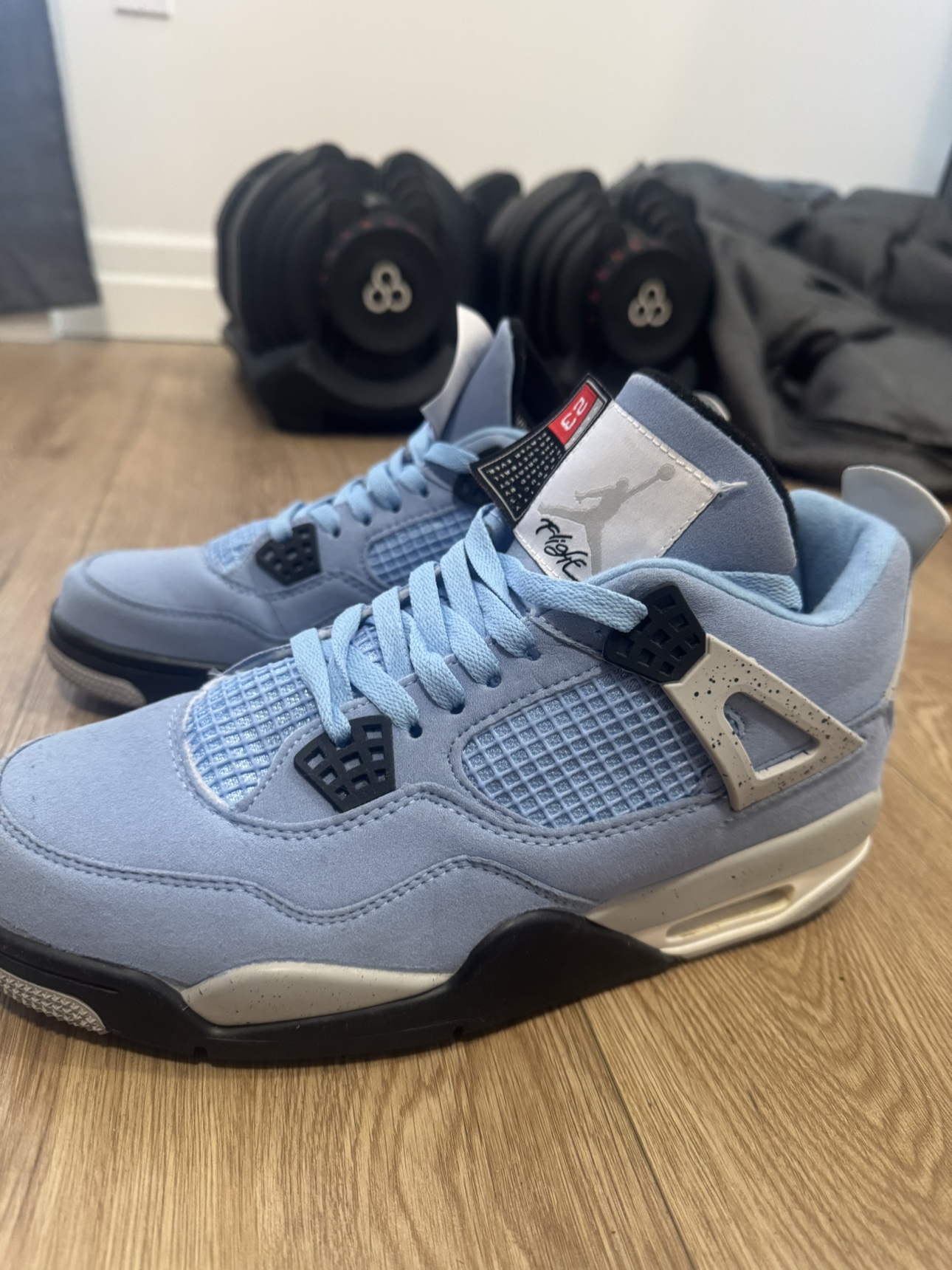 Jordan 4 university blue