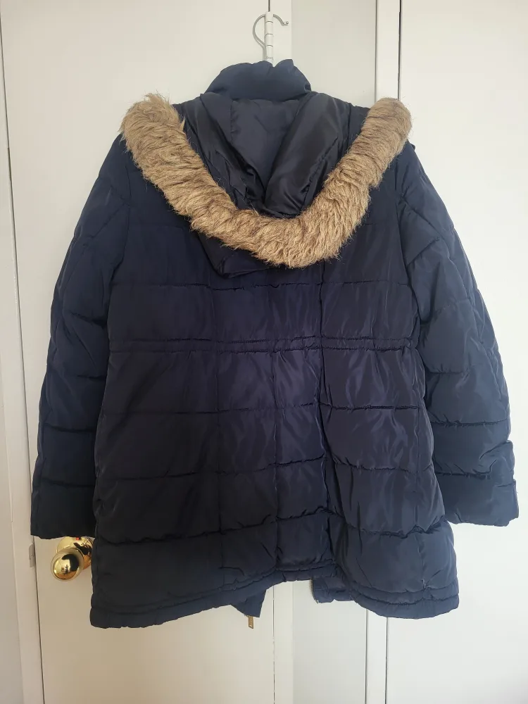 H&M Navy Blue Puffer Jacket #freecycle image indicator(7)