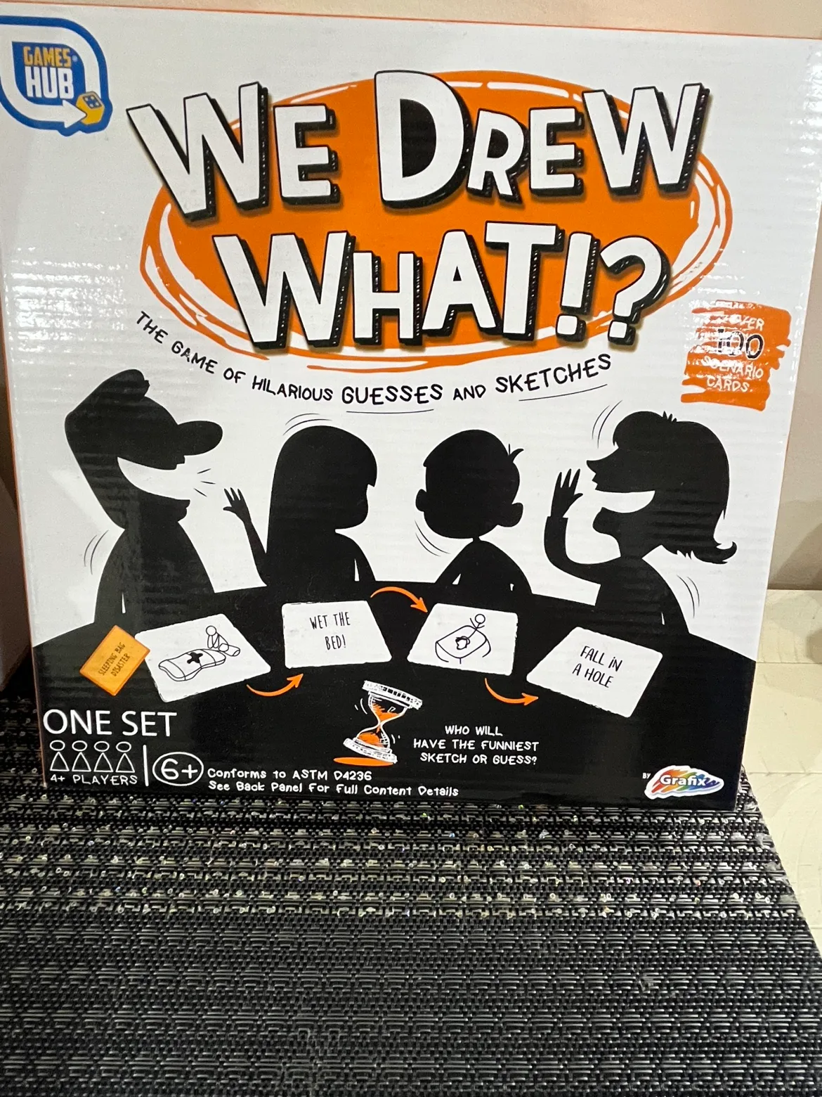 Minnie Mouse Projector Pillow and Two Games image indicator(2)