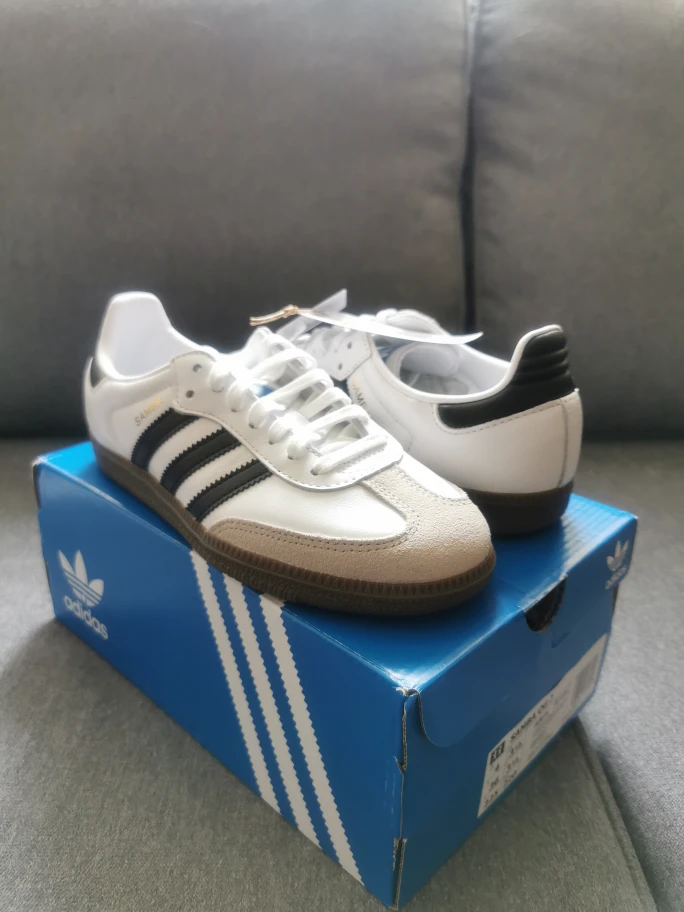 Adidas Samba OG J shoes - Size 4Y