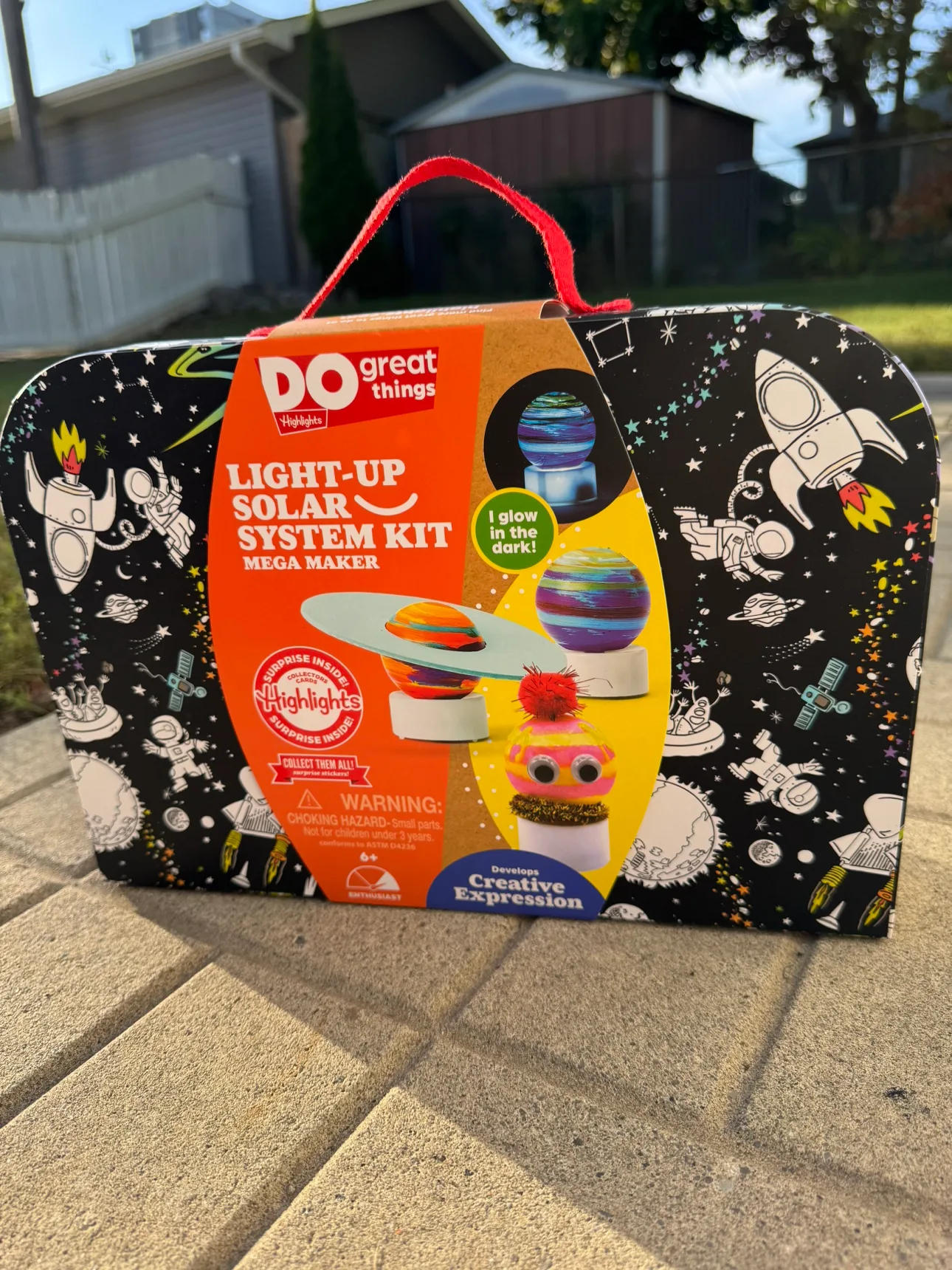 120+ Piece Mega Maker Kit, Light-Up Solar System Kit image indicator(2)