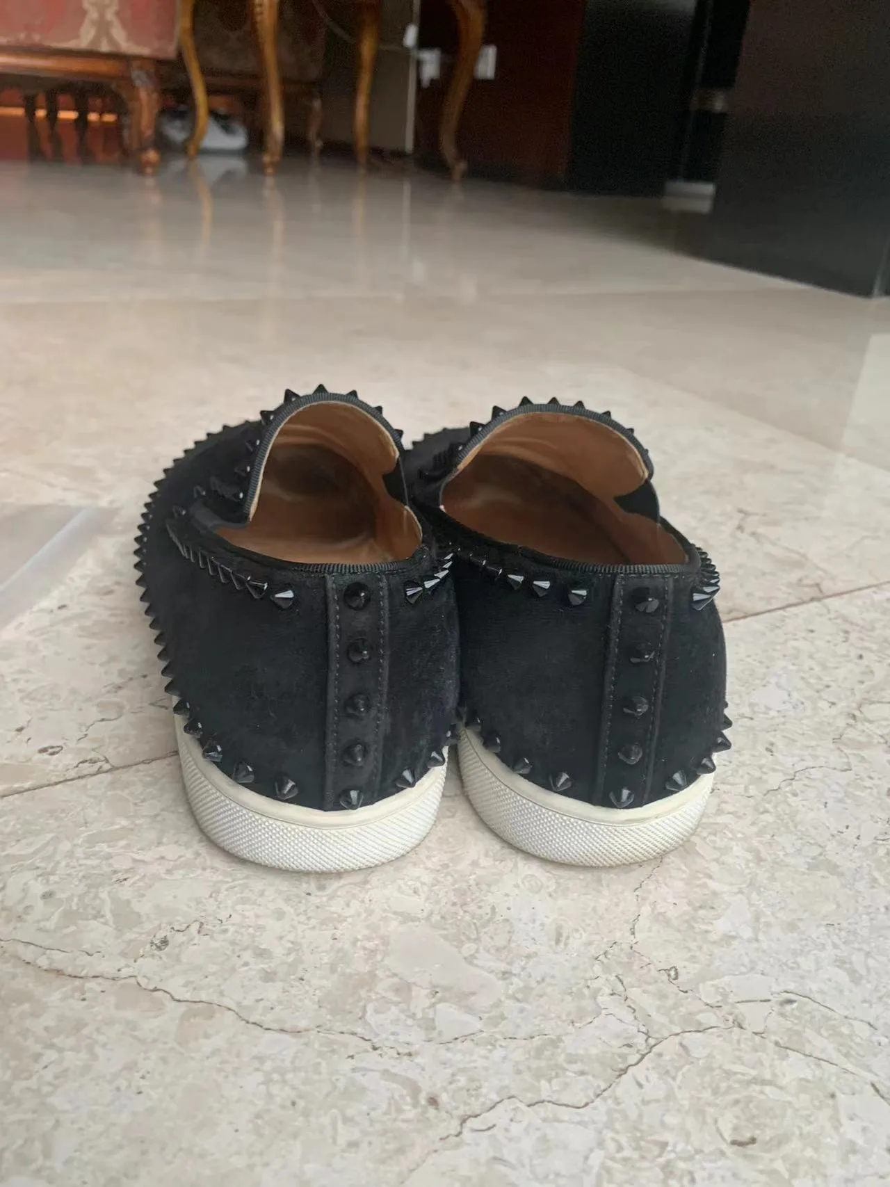 Louboutin pik boat image indicator(3)