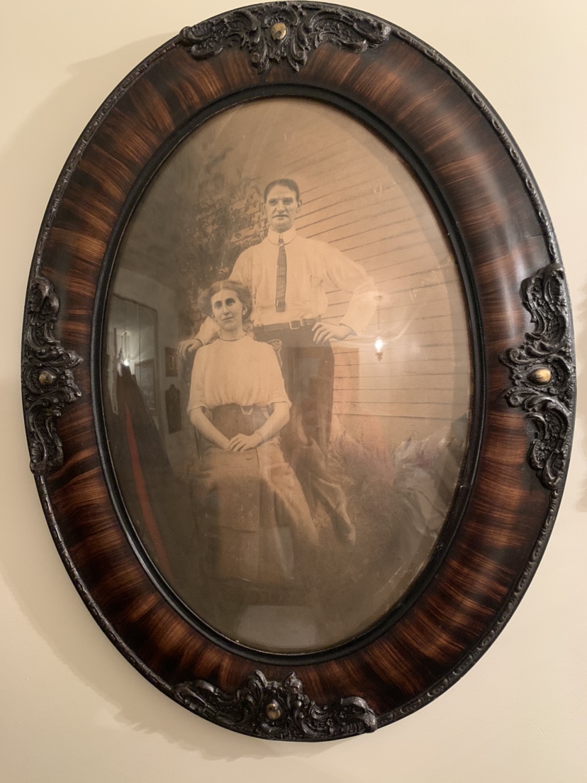Antique Oval Frames with Photos - photo 2