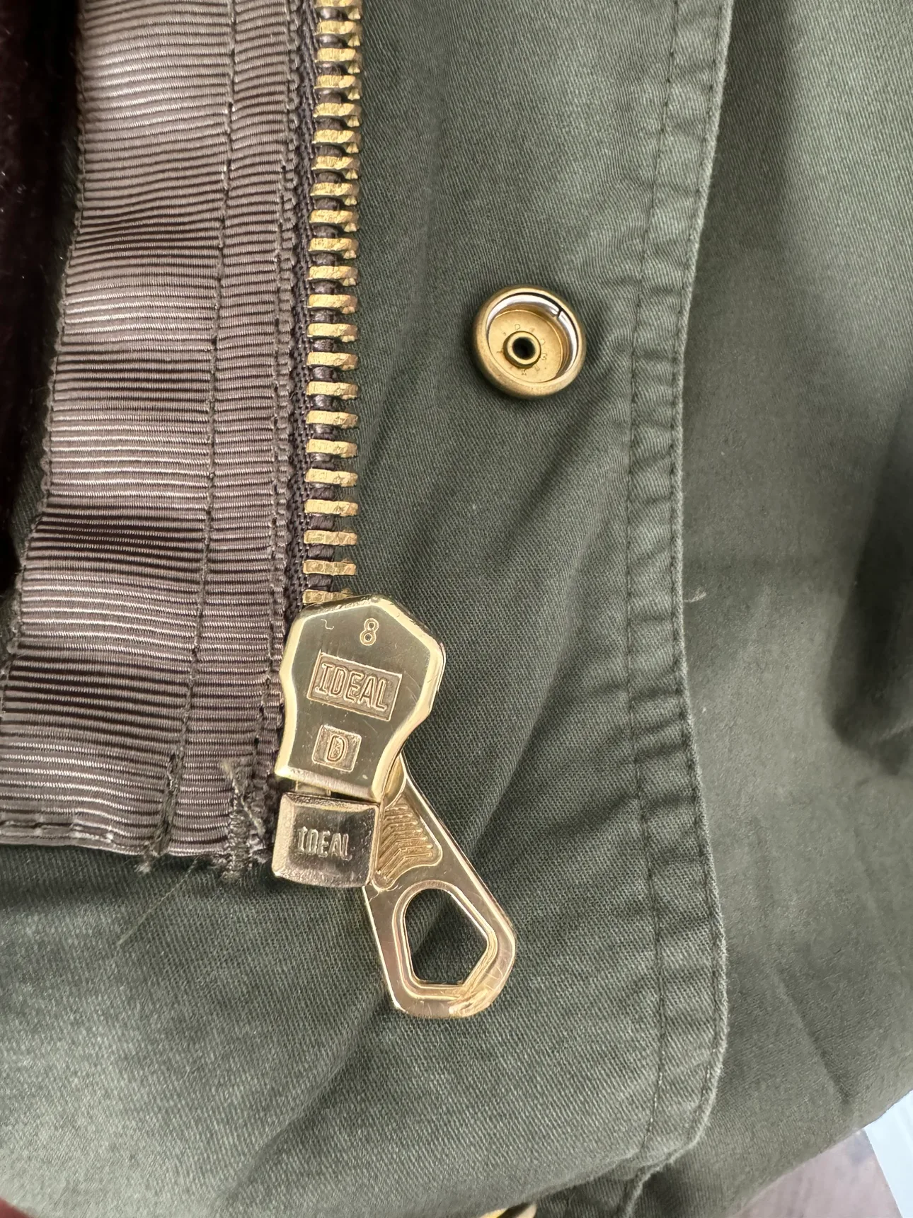 izzue Women’s Green Winter Parka with fleece lining image indicator(6)