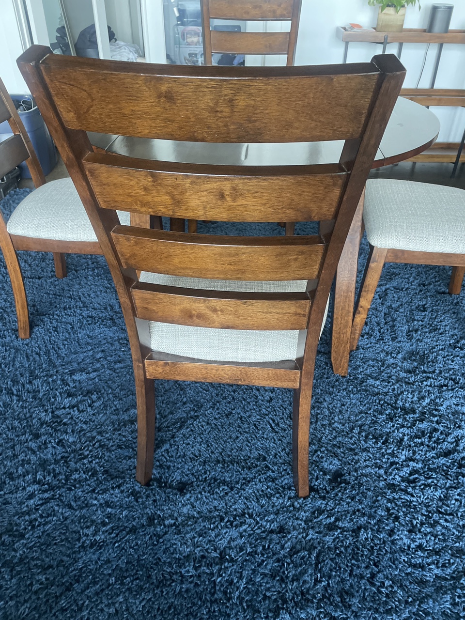 Round Table with 4 Chairs - photo 3