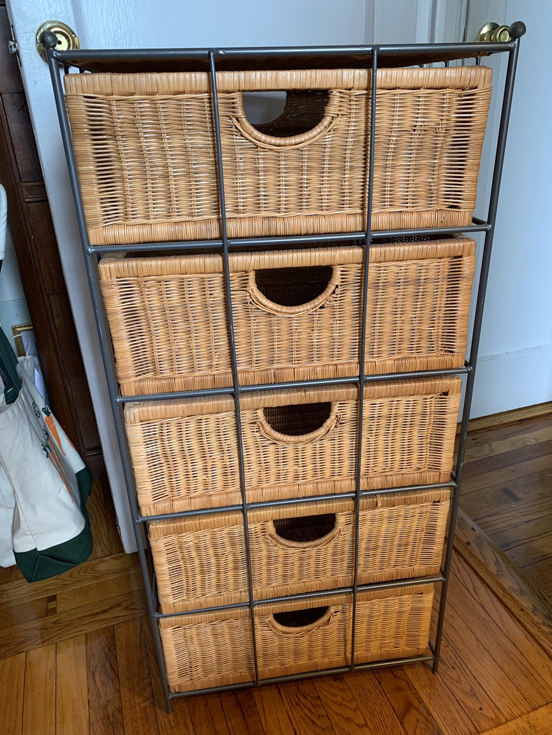 Small Wicker Drawer Dresser - photo 3