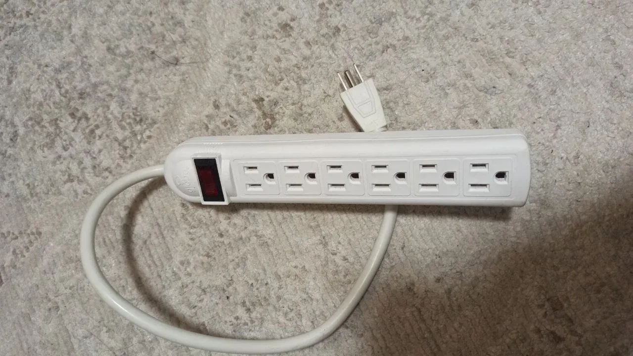 6 Outlet Surge Protector thumbnail