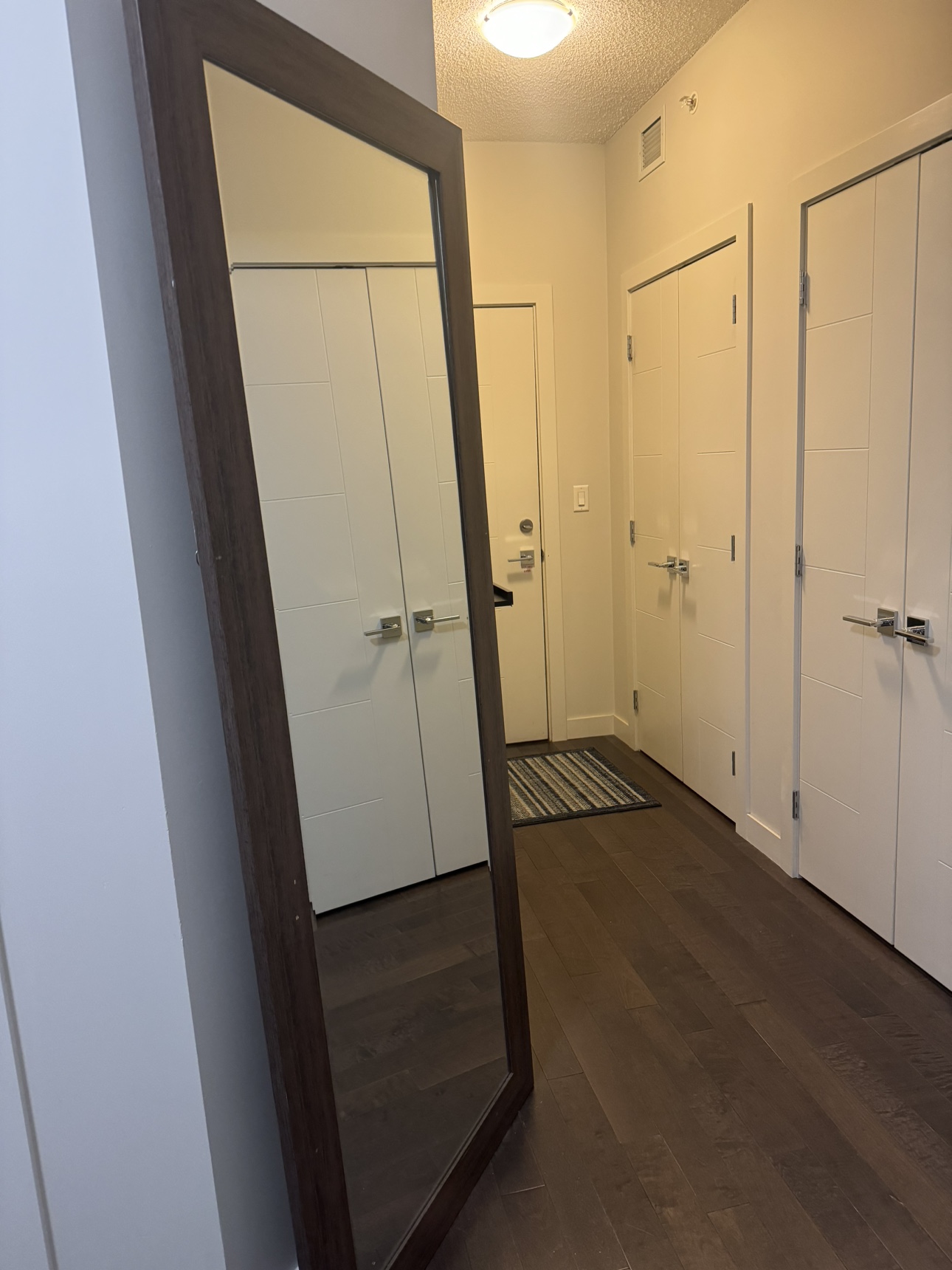 Mirror wall