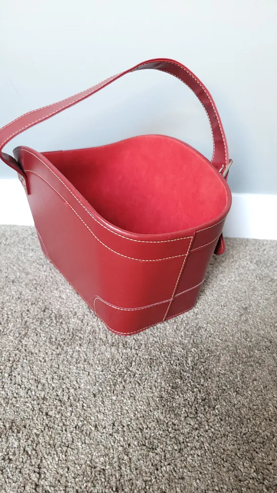 Red Leather Gift Basket image indicator(3)