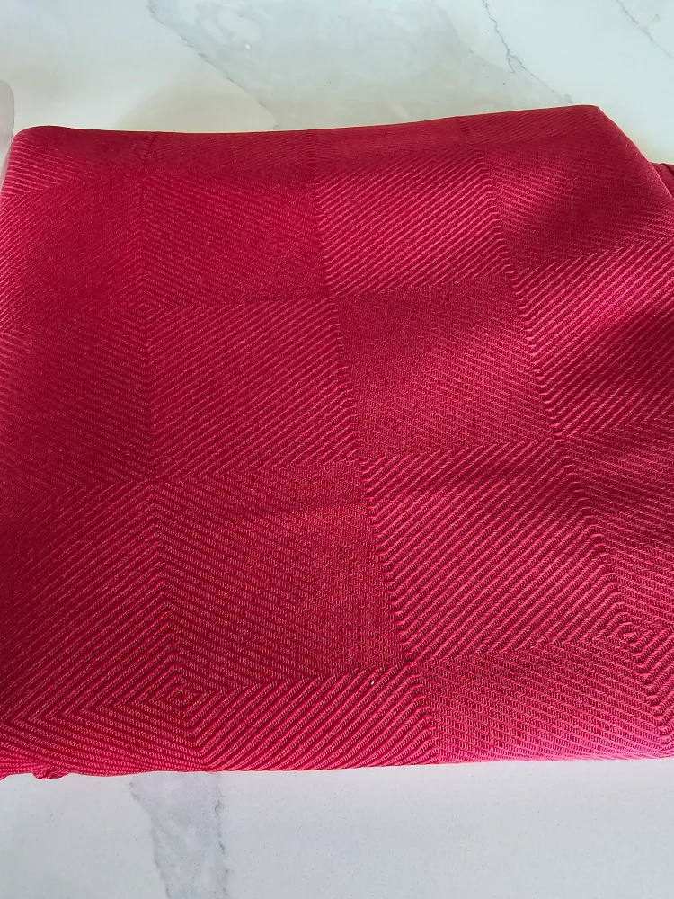 Ralph Lauren Holiday Red Oblong Tablecloth image indicator(3)