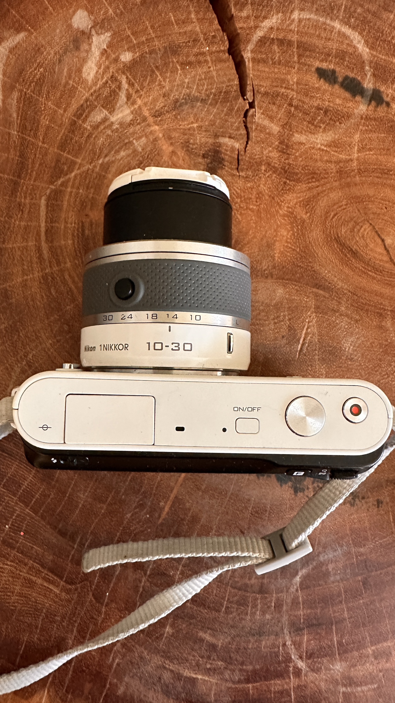 Nikon 1 J1 Camera - photo 2