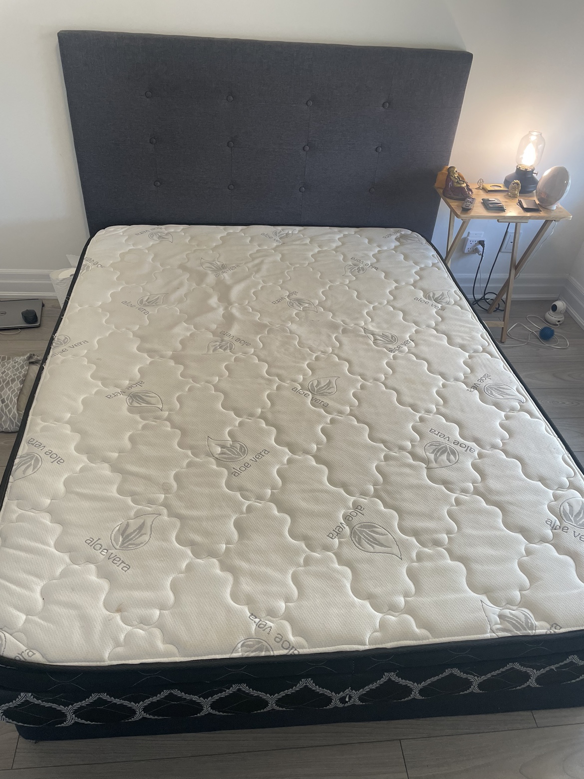 Queen size Mattress and Box with headboard - photo 4
