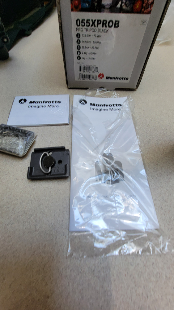 Manfrotto 055XPROB Tripod 498RC2 Pro Tripod Head Kit  Padded Bag - photo 4