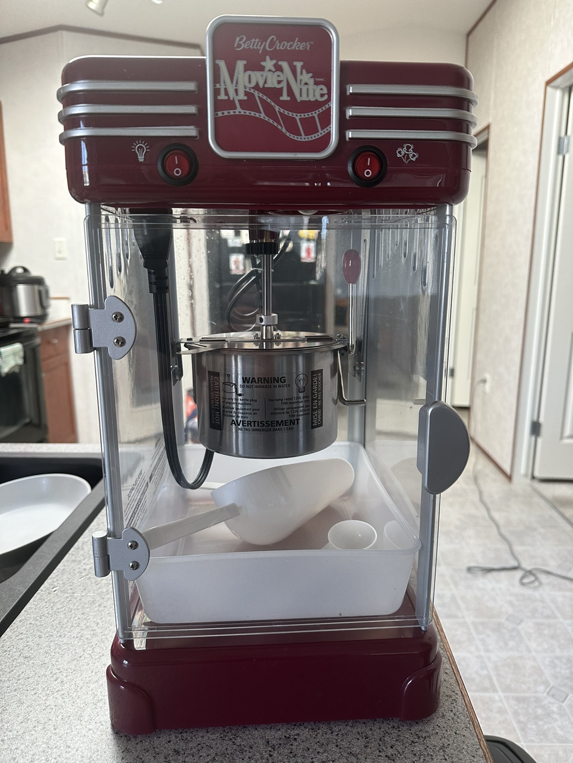 Betty Crocker Movie Nite Kettle Popcorn Popper