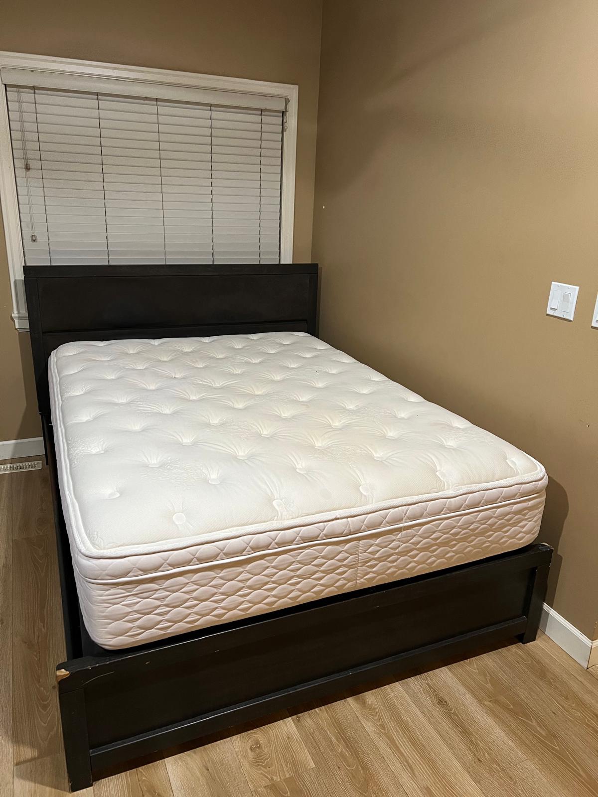 Queen Size Bed Frame - photo 3