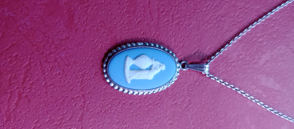 Wedgwood Blue Jasperware Pendant Necklace - photo 2