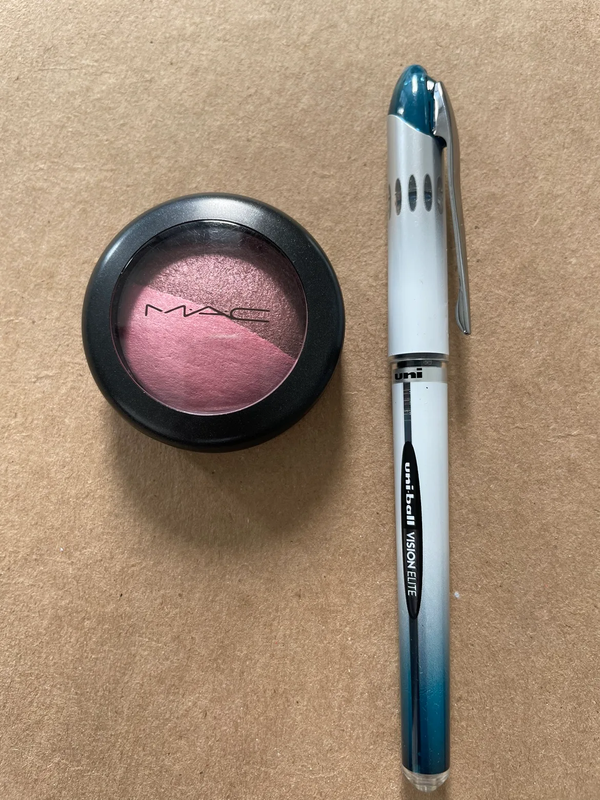 MAC Pretty & Prim Duo Eyeshadow image indicator(4)