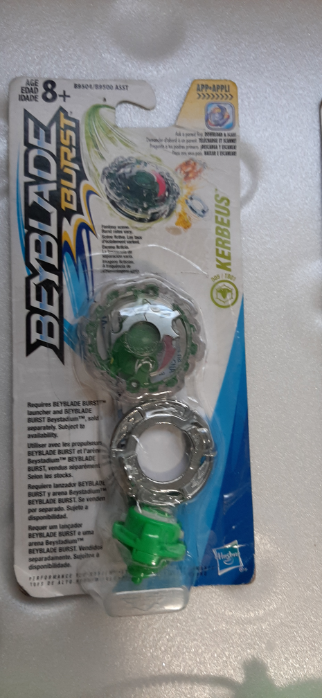 Beyblade Burst - Kerbeus and Wyvern