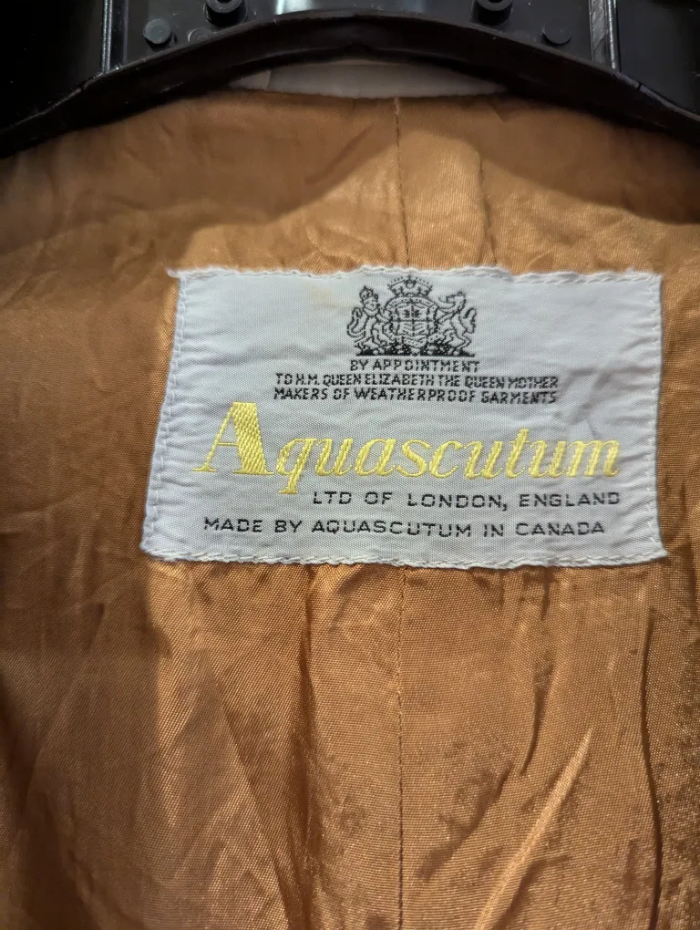 Men's beige lined rain overcoat. Hardly used. image indicator(6)