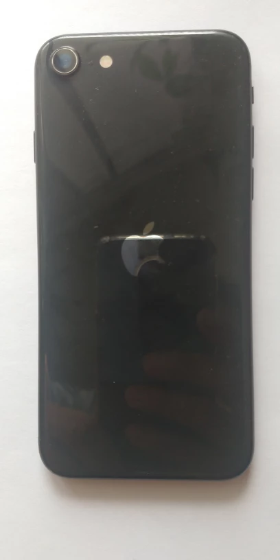 iPhone SE 2020 (2nd Gen) - photo 2