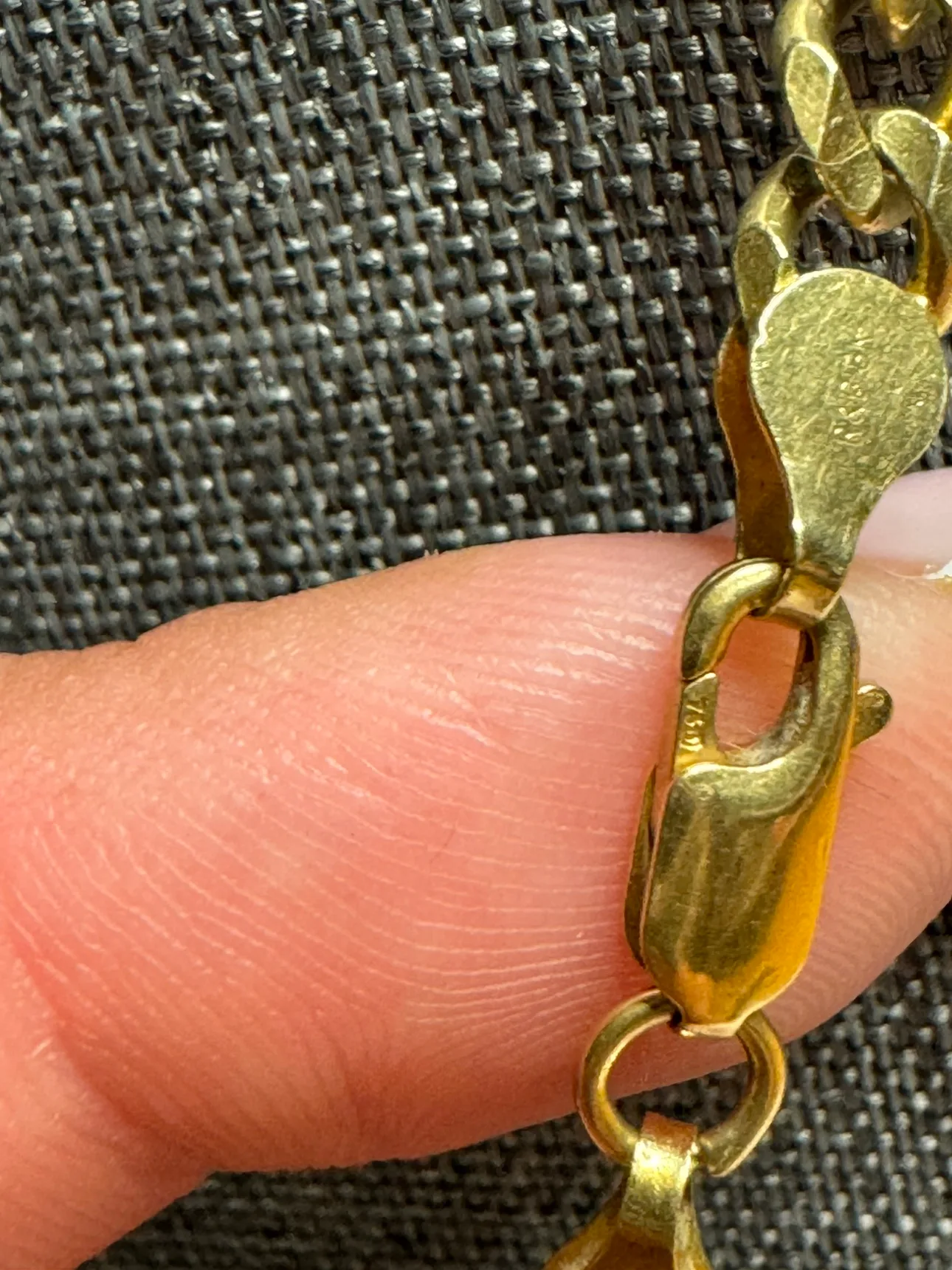 18k Gold Figaro Chain Necklace image indicator(2)