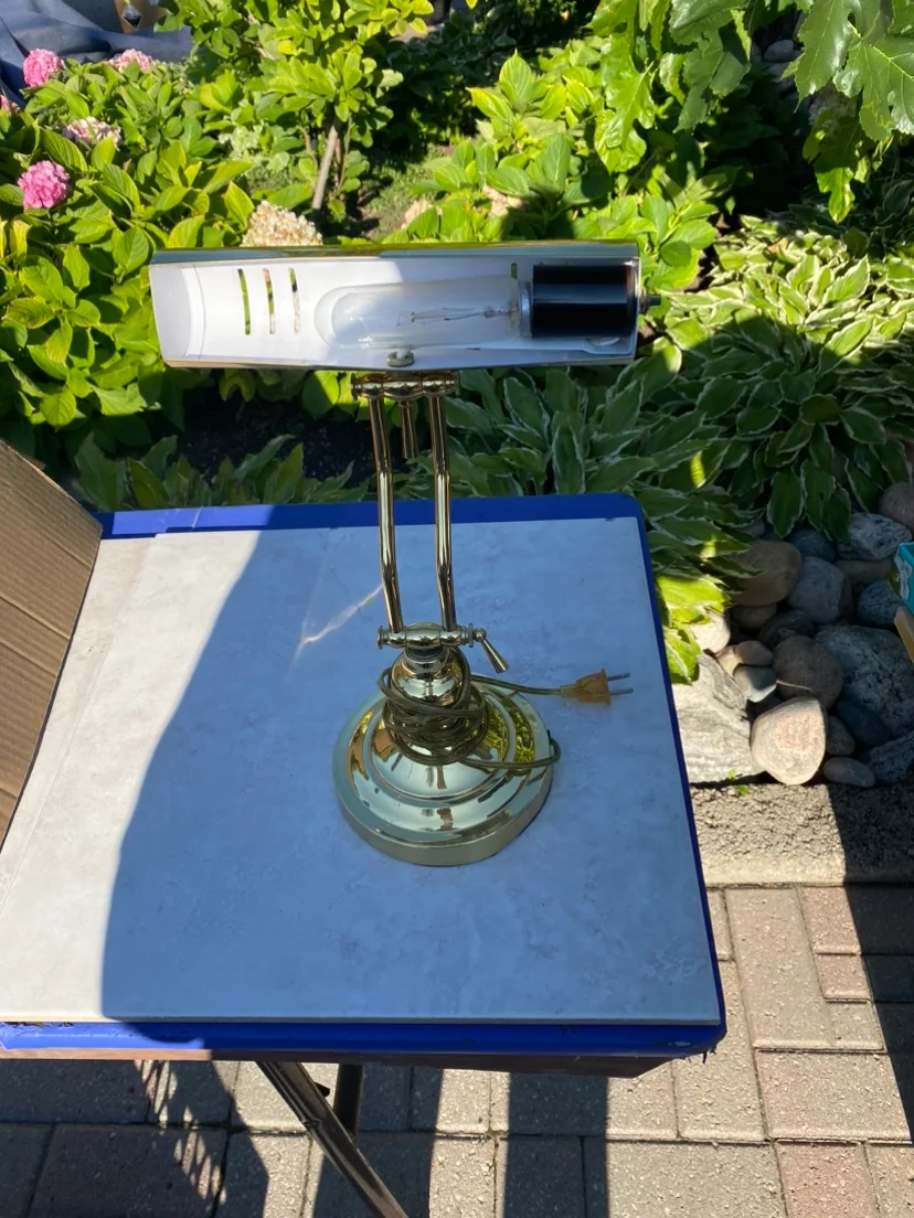 Brass Desk Lamp image indicator(3)