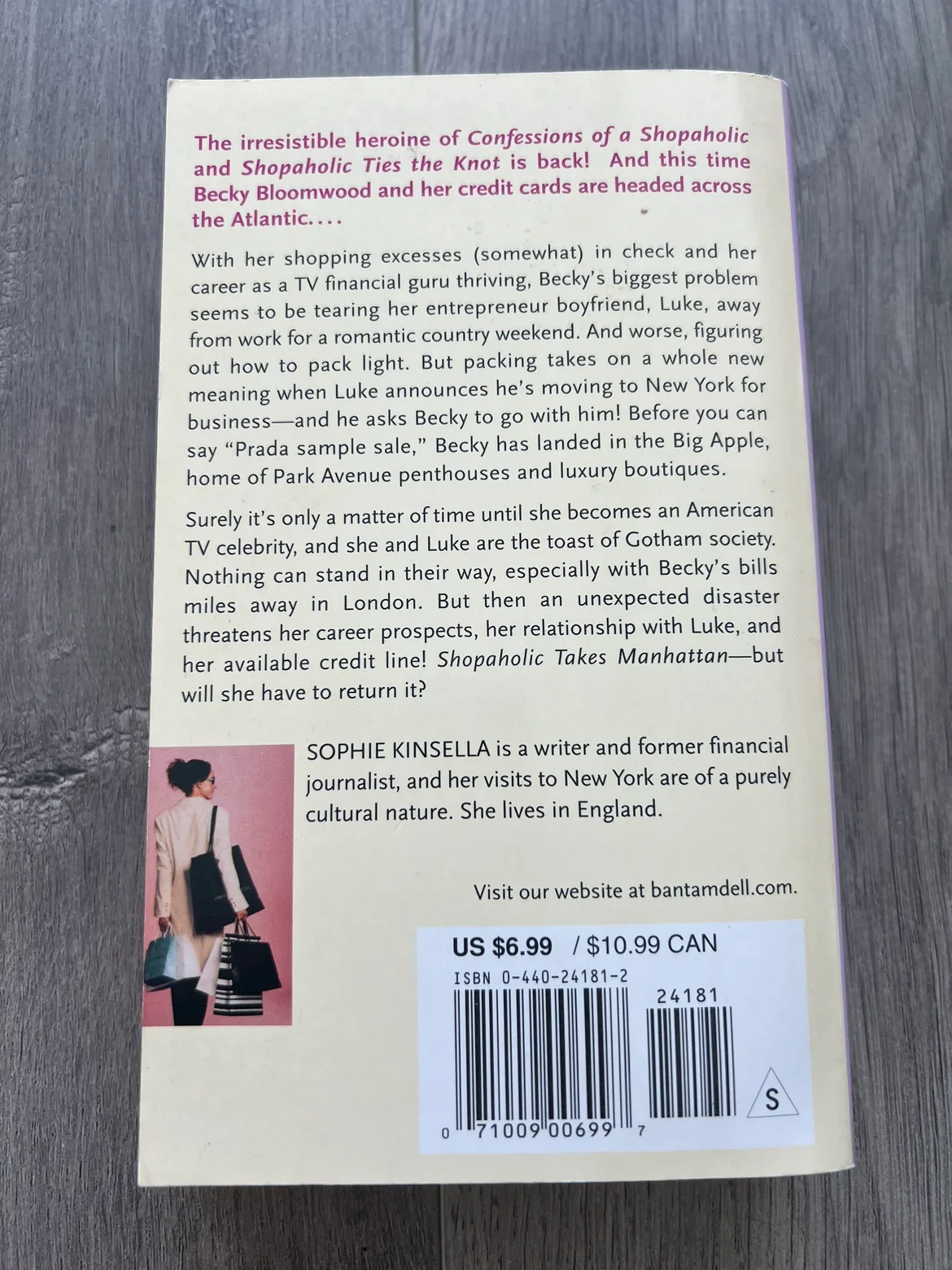 Shopaholic Takes Manhattan Book by Sophie Kinsella image indicator(2)