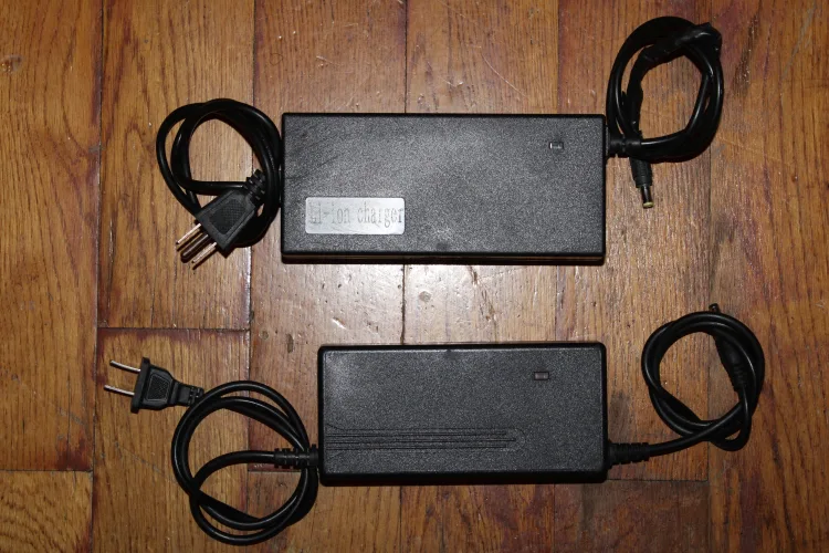 2 x Electric Bike Batteries & Chargers (NCM DasKit i5) image indicator(6)